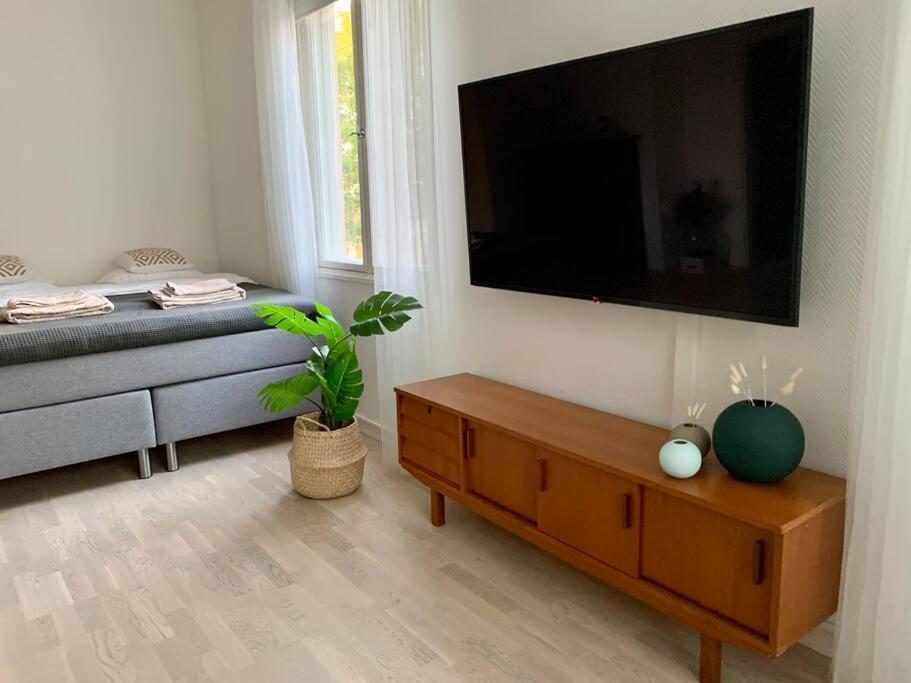 Smakfull Centrumlaegenhet, 3 R + K, 80 M2 Apartment Mariehamn