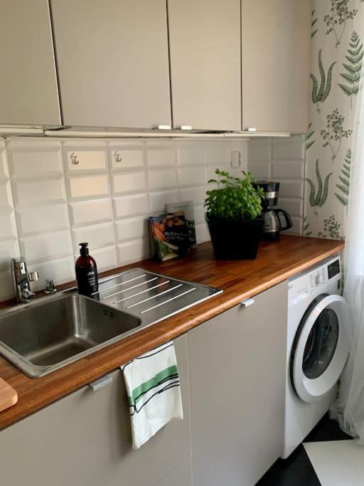 Smakfull Centrumlaegenhet, 3 R + K, 80 M2 Apartment