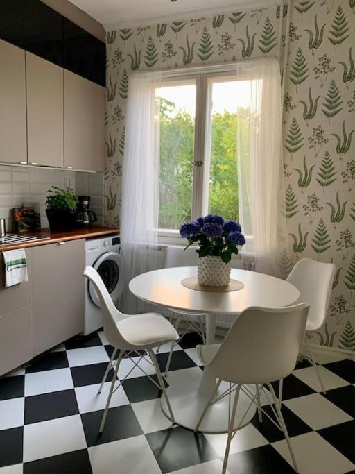 Smakfull Centrumlaegenhet, 3 R + K, 80 M2 * Mariehamn